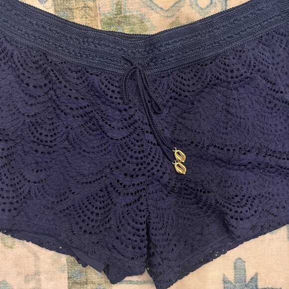 Lilly Pulitzer Pants - Lily Pulitzer Women's Claudette Scalloped Shell Lace Shorts-Navy Size XL
